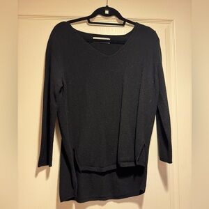 Twentyfive A Classic Black V-Neck High-Low Sweater